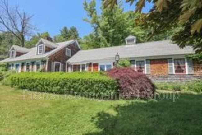 32 Morse Cir in Henniker, NH - Building Photo - Building Photo