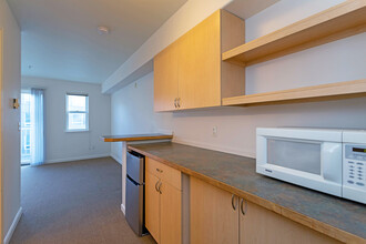 Sunrise Cascade in Seattle, WA - Building Photo - Interior Photo