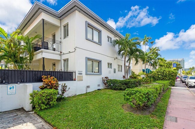 820 15th St in Miami Beach, FL - Foto de edificio - Building Photo