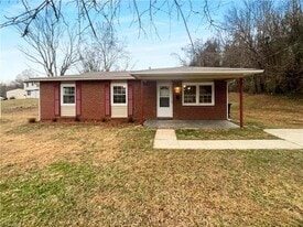 4043 Larkspur Pl in Winston-Salem, NC - Building Photo