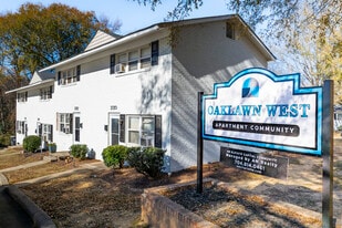 Oaklawn West in Charlotte, NC - Building Photo