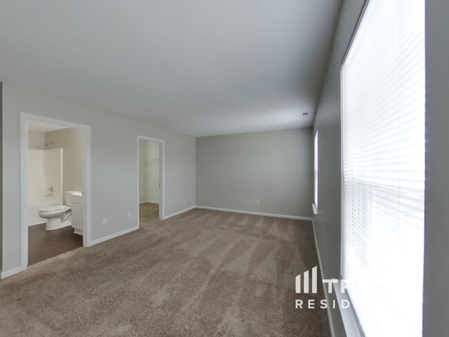 1621 Bridgecreek Crossing in Greenwood, IN - Building Photo - Building Photo
