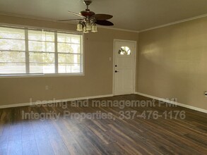 1512 W Hugh Loop Rd in Port Allen, LA - Building Photo - Building Photo