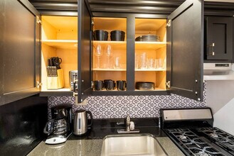 209 W 20th St in New York, NY - Building Photo - Building Photo