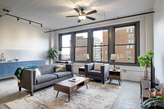 Lofts at the Mac in St. Louis, MO - Foto de edificio - Interior Photo