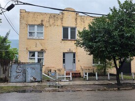 1005 SW 19th Ave in Miami, FL - Building Photo