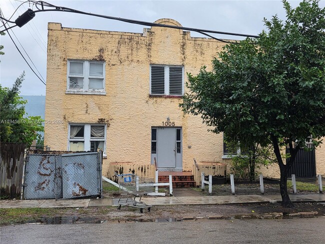 property at 1005 SW 19th Ave