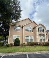 13810 Sutton Park Dr N in Jacksonville, FL - Building Photo