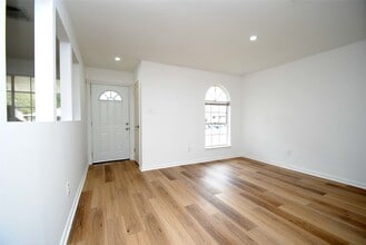 2135 Bunzel St in Houston, TX - Building Photo - Building Photo