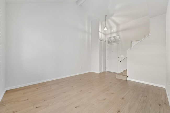 138 Blossom Cir in San Mateo, CA - Building Photo - Building Photo