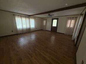 10195 Wilke Rd in Kingsbury, TX - Building Photo - Building Photo