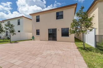 3364 W 103rd Ter, Unit 0 in Hialeah, FL - Building Photo - Building Photo