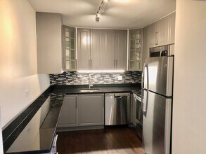 526 W Roscoe St in Chicago, IL - Building Photo - Building Photo