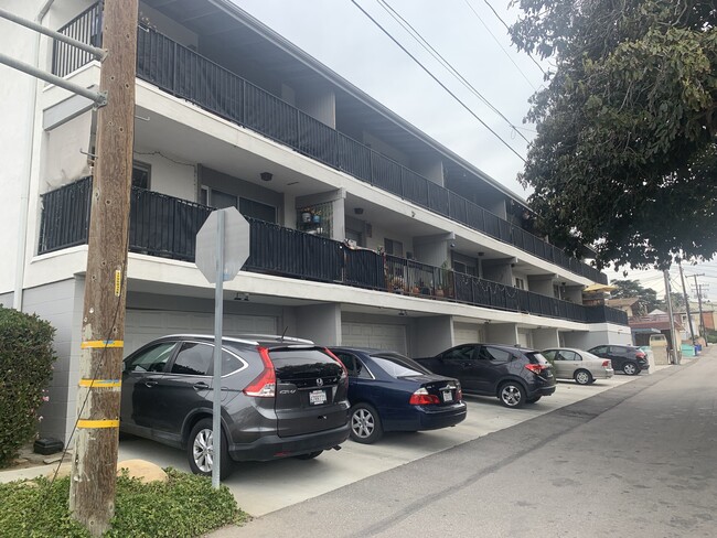 property at 52 N Kalorama St