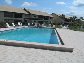 310 Mission Trail N in Venice, FL - Building Photo - Building Photo