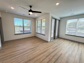 11604 Stonehollow Dr in Austin, TX - Building Photo