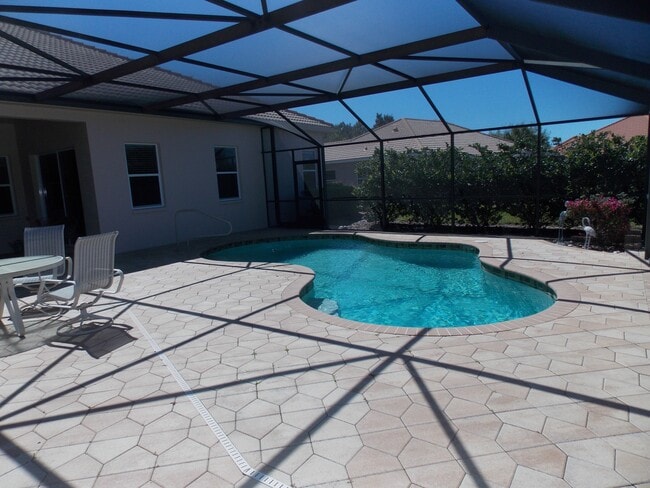 property at 1289 N Hunt Club Dr