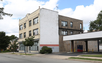 1415 Howard St in Evanston, IL - Foto de edificio - Building Photo