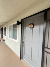 2425 E 5th St in Long Beach, CA - Foto de edificio - Building Photo