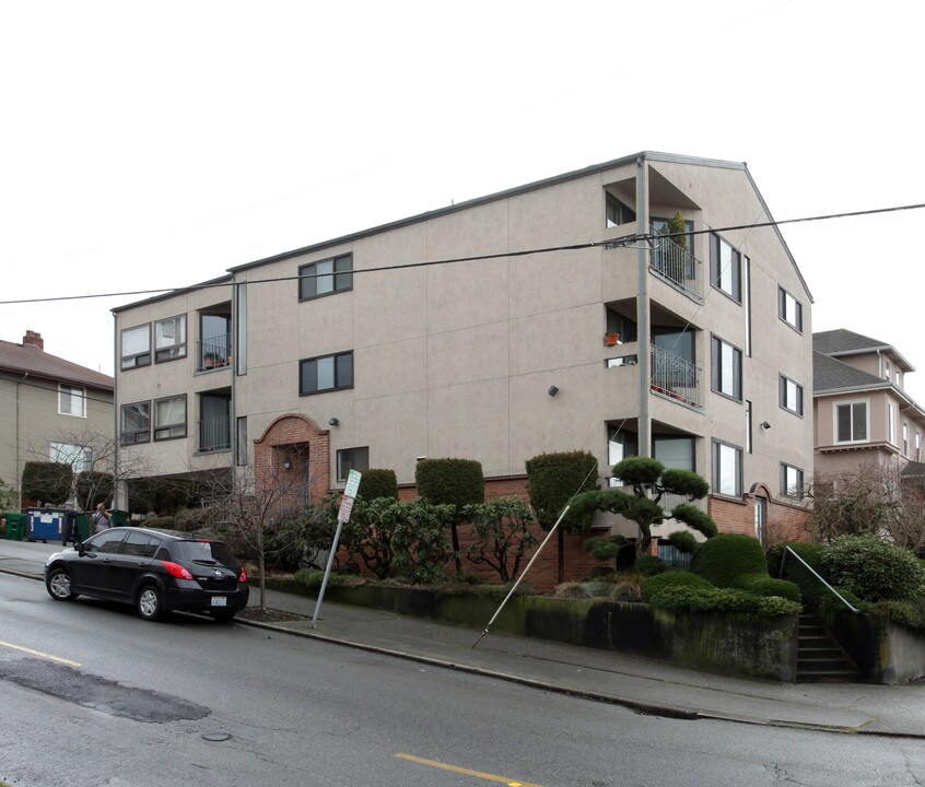 2242 Franklin Ave E in Seattle, WA - Building Photo