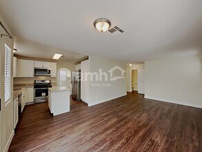 6920 White Lakes Ave in Las Vegas, NV - Building Photo - Building Photo
