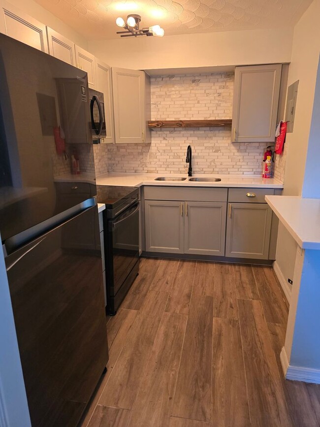 1516 NW 7th Ave in Fort Lauderdale, FL - Building Photo - Building Photo