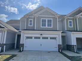 1004 June Wilde Rdg in Spring Hill, TN - Building Photo