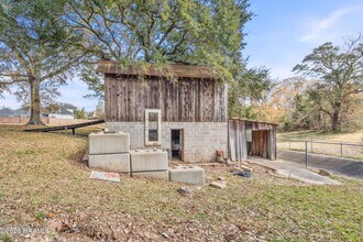 1401 E Bayou Pkwy in Lafayette, LA - Building Photo - Building Photo