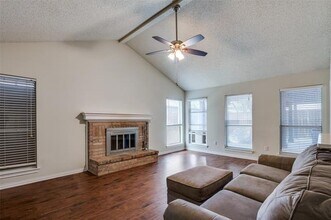 4204 Glen Hollow Cir in Arlington, TX - Building Photo - Building Photo