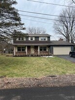 4593 Brookhill Dr S in Manlius, NY - Building Photo