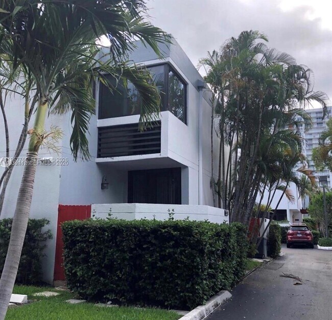 3089 NE 183rd Ln in Aventura, FL - Building Photo - Building Photo