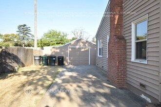 2861 Herbert Way in Sacramento, CA - Foto de edificio - Building Photo