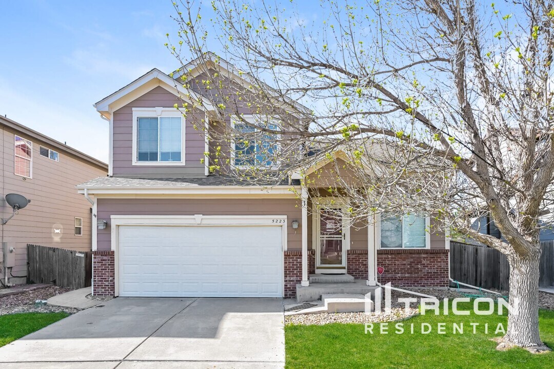 5223 Creek Way in Parker, CO - Building Photo