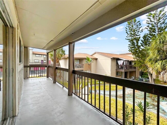6336 Newtown Cir in Tampa, FL - Foto de edificio - Building Photo