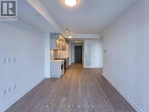 448 Burnhamthorpe Rd W in Mississauga, ON - Building Photo - Building Photo