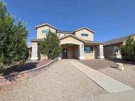 2068 Robert Minnie in El Paso, TX - Building Photo