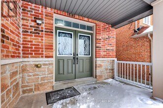 2525 Bridle Rd in Oshawa, ON - Building Photo - Building Photo
