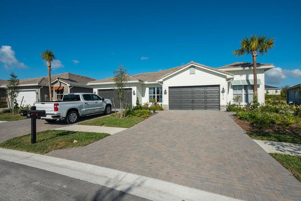 19519 Weathervane Way in Loxahatchee, FL - Building Photo