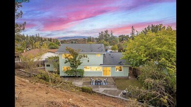 60 Deerhaven Pl in Pleasant Hill, CA - Building Photo - Building Photo