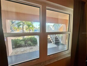 535 68th Ave, Unit 2 in St Pete Beach, FL - Foto de edificio - Building Photo