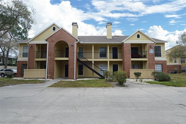 8718 Mallard Reserve Dr in Tampa, FL - Building Photo - Building Photo