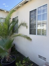 5618 Riverton Ave, Unit Center Unit in North Hollywood, CA - Building Photo - Building Photo