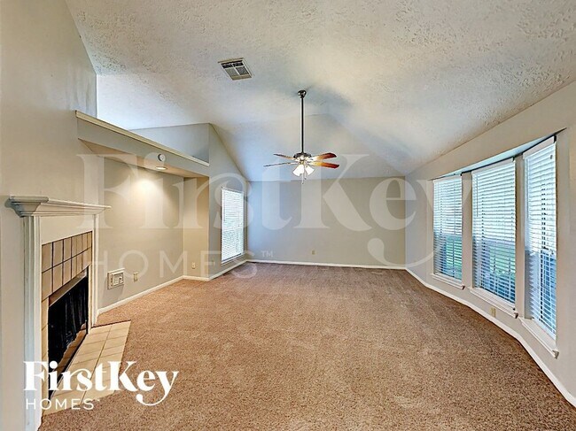 17710 Garnercrest Dr in Houston, TX - Foto de edificio - Building Photo