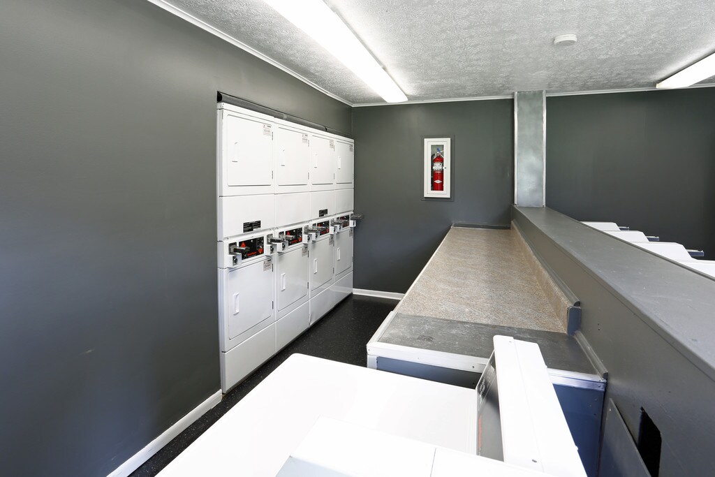 Woodview Manor Apartments Fort Wayne, IN Apartments