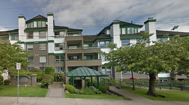 The Embassy in White Rock, BC - Building Photo - Building Photo