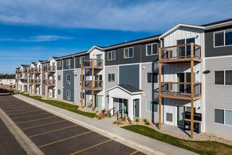 Split Rock Village Apartments & Townhomes in Sioux Falls, SD - Building Photo - Building Photo