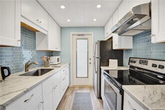 224 Hibiscus Ave in Lauderdale-by-the-Sea, FL - Building Photo - Building Photo