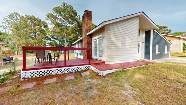 5743 McDougal Dr in Fayetteville, NC - Building Photo - Building Photo