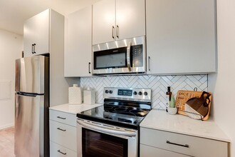 Nox Apartments in Minneapolis, MN - Building Photo - Building Photo