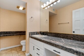 7656 Boca Raton Dr in Las Vegas, NV - Foto de edificio - Building Photo